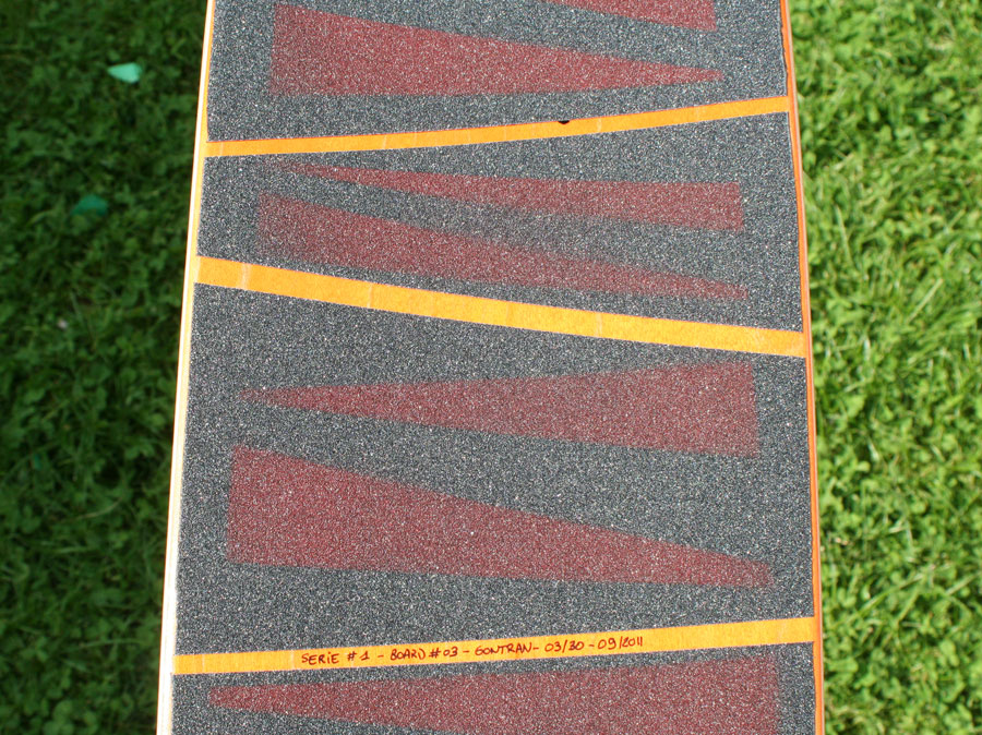 board Korro skateboards série "Sun" avec un shape "Orange" et un design grip "Zebre" , numérotée 03/30 exemple d'une board Korro skateboards série "Sun" avec un shape "Orange" et un design grip "Zebre" , numérotée 03/30