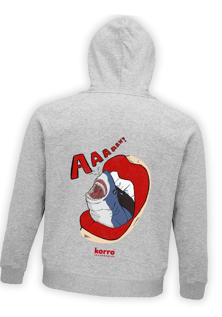 Sweatshirt gris avec le design "Love shark", un requin qui sort d'une bouche